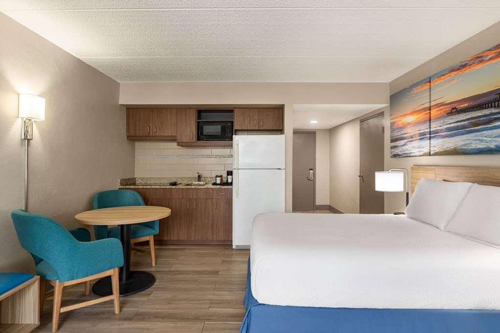Days Inn By Wyndham Cocoa Beach Port Canaveral Rum bild