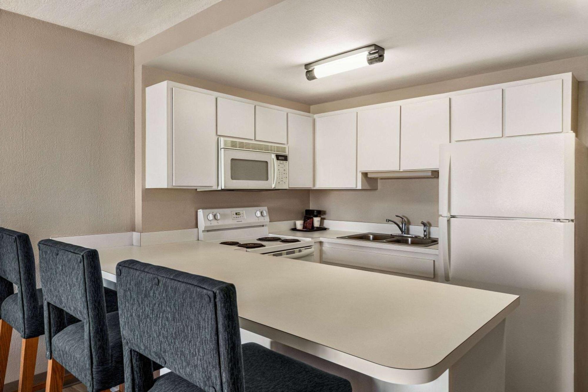 Days Inn By Wyndham Cocoa Beach Port Canaveral Exteriör bild