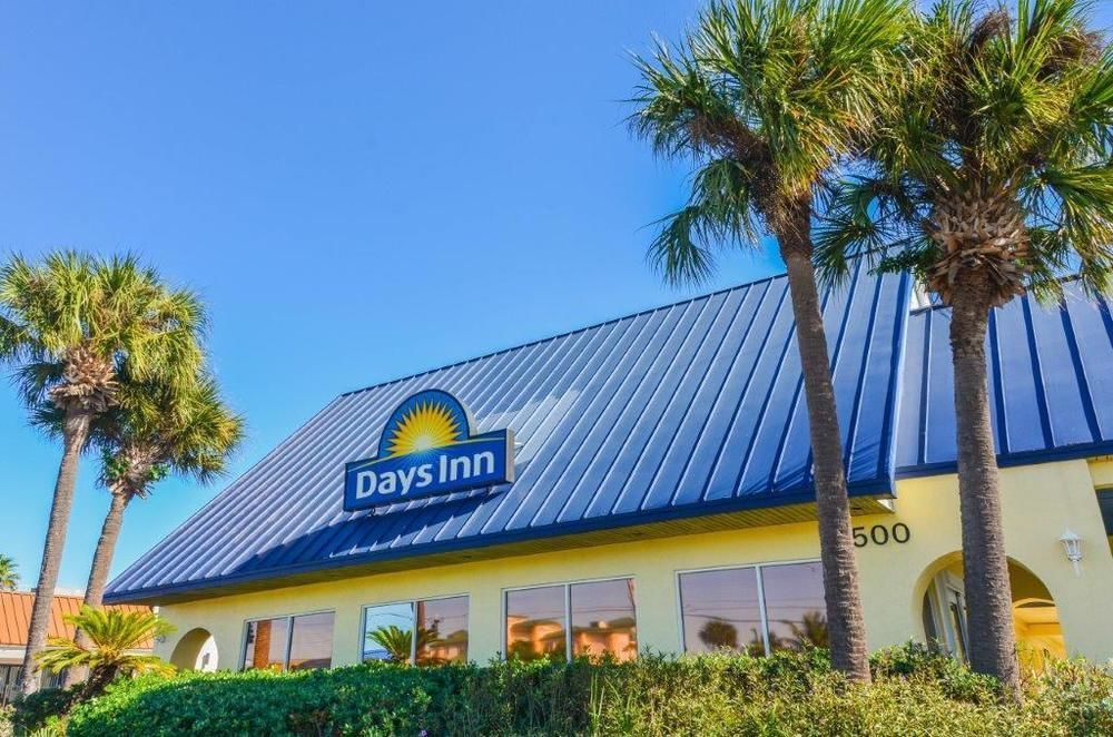 Days Inn By Wyndham Cocoa Beach Port Canaveral Exteriör bild